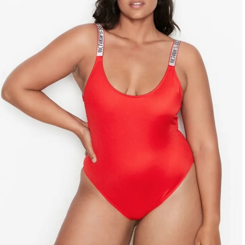 Victoria’s Secret Shine Strap Vardia one piece swimsuit Red Size Large NWOT